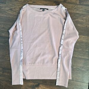 Light pink cute sleeve details